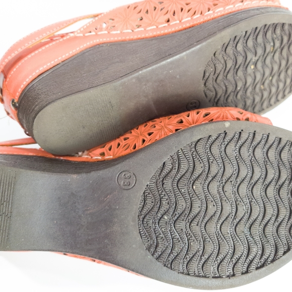 Vintage Clog Sandals - Picture 7 of 10